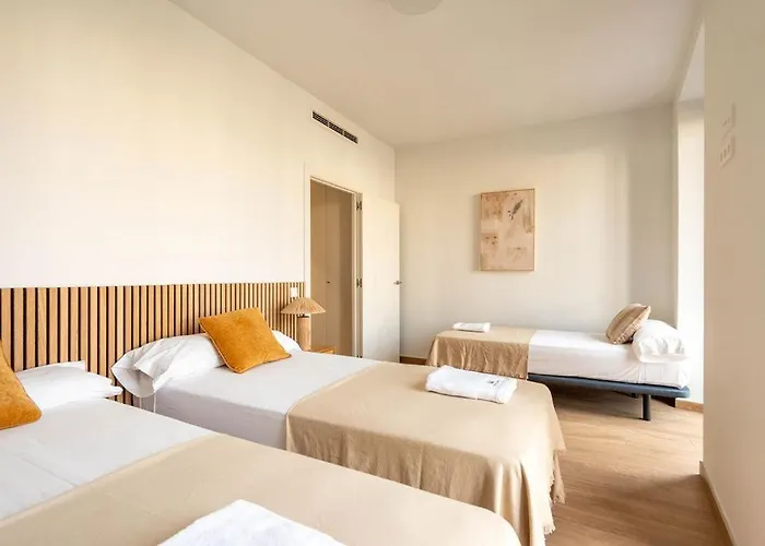 Stylish & Cozy 3-bedroom With Private Balcony *