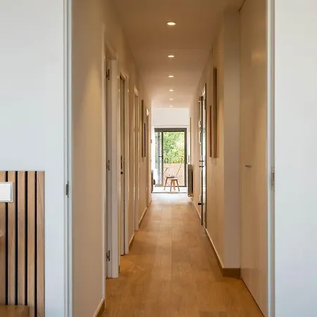 Stylish & Cozy 3-Bedroom Central Apartment With Private Car Parking Daire