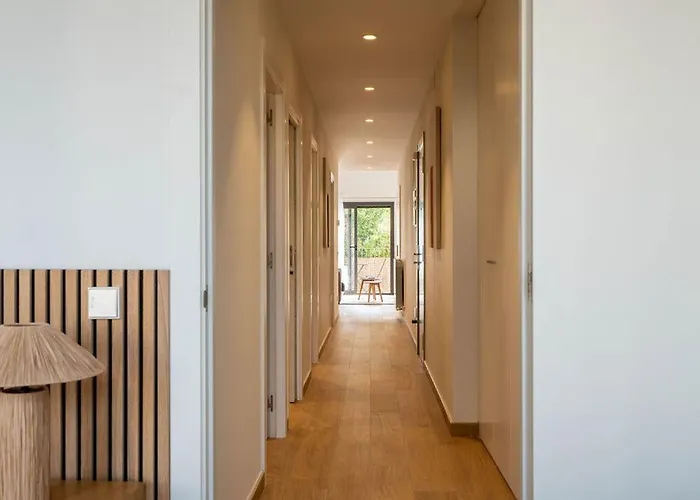 Stylish & Cozy 3-bedroom With Private Balcony Apartmán