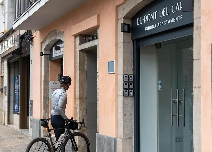 Stylish & Cozy 3-bedroom With Private Balcony Girona